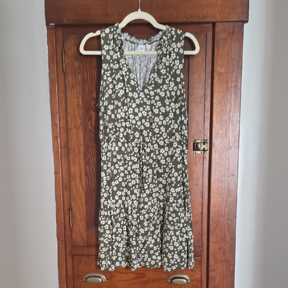 GAP Olive Green Floral Sleeveless V-Neck Dress